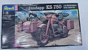 REVELL . 03071. ZUNDAPP KS 750 MIT BEIWAGEN WITH SIDECAR. 1/9 SCALE. ZG-CM. - Picture 1 of 3