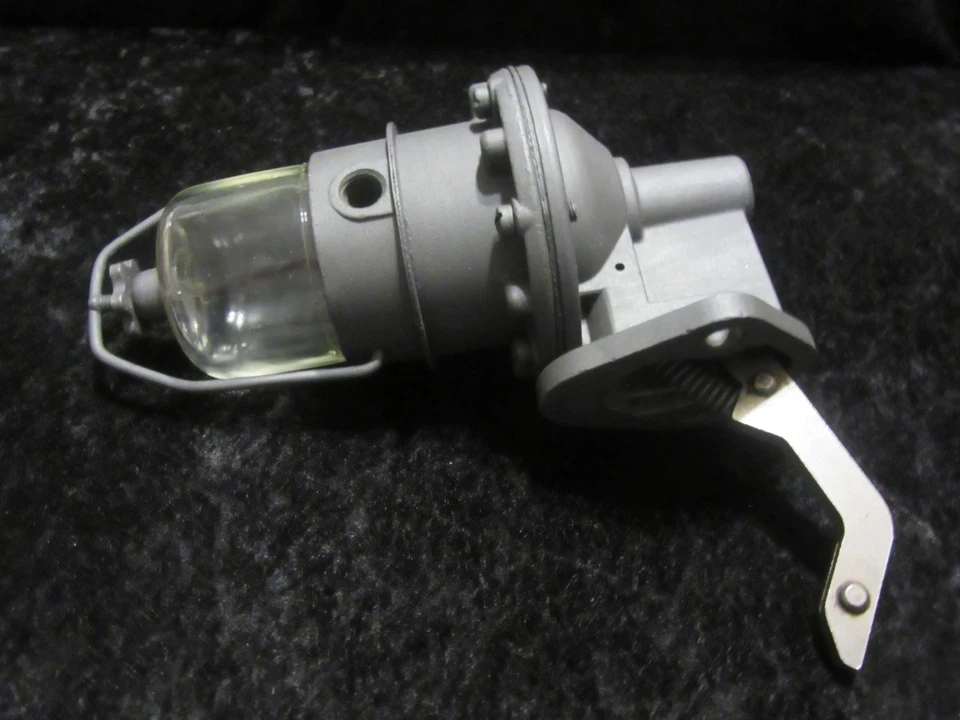 1950-1957; 1960-1962 IHC 6 Cylinder Truck New Completely Restored 4459 Fuel Pump - Image 1 of 4