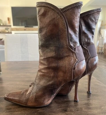 MANOLO BLAHNIK ‘Dallas’ Brown Leather High Heel Point Toe Ankle Bootie 8M $1495 - Image 1 of 4