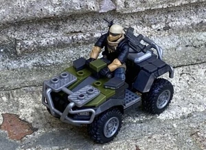 Call Of Duty ATV Raid VEHICLE AND DESERT MERCENARY FIGURE GCN95 MEGA CONSTRUX - Picture 1 of 2