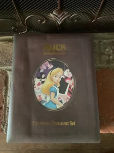 Como Nuevo Parques Disney Alicia en el País de las Maravillas 5 Libro de Cuentos Adorno de Navidad Falta 1 - Imagen 1 de 11