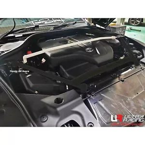 TOYOTA A90 GR SUPRA 2020-2022 ULTRA RACING 2 PUNTOS BARRA DE PUNTAL DELANTERA SOPORTE DE TORRE - Imagen 1 de 13