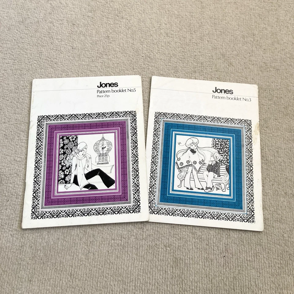 2 x vintage machine knitting Jones pattern booklets No 3 (children) and No 5 - Image 1 of 4