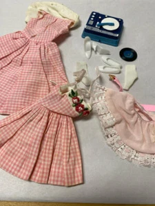 VINTAGE BARBIE & SKIPPER OUTFIT LOT LET'S DANCE 1626, ME 'N MY DOLL 1913 - Picture 1 of 3