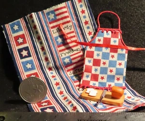Grembiule USA 4 luglio cucina pane su tagliere 1:12 mini creativo 8387 - Foto 1 di 3