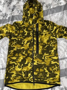 yellow nike tech moletom com capuz