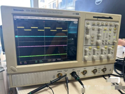 cxc，Tektronix TDS5054 500MHz 5GS/s oscilloscope - Image 1 of 4
