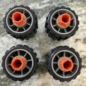 Milton Bradley ROBOTIX Parts: 4 (Tires, Rims & Axles) R-1000 2000 Series - Picture 1 of 3
