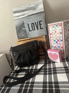 Coach Soho schwarz matt Leder Reißverschluss Logo Charm Crossbody Schulter Handtasche EUC-NEUWERTIG - Bild 1 von 19