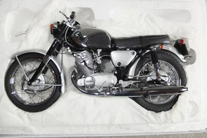 Ebbro 1:10 Honda cb72 1960 negro 10013 vintage bike model 1/10 NOS - Imagen 1 de 8