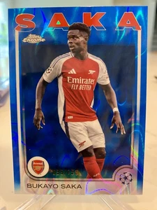 2024-25 Cromo UEFA - Bukayo Saka #77 Azul Lava 36/150 Arsenal - Imagen 1 de 2
