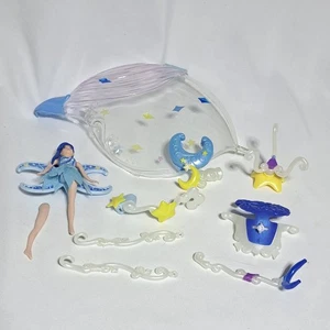 Barbie Fairytopia Magia Dell'Arcobaleno Lumina Fata E Dormitorio Stanza - Come da Ricambi - Foto 1 di 4