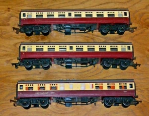 Vintage OO Spurweite Tri-Ang BR Composite Coaches M24001 und Speisewagen 2401 - Bild 1 von 6