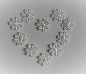 White Flower Embroidered (100-Pack) 1/2" Patch - Picture 1 of 4