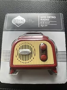 Radio Red Mini Retro FM Auto-Scan Pull-Up Antenna New Dashing Fine Gifts NIB New - Picture 1 of 2