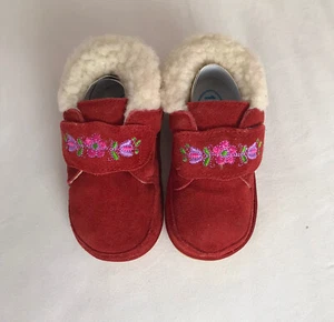 Baby Toddler Girls Red Flower Fur Winter Boot Size 4 - Picture 1 of 3
