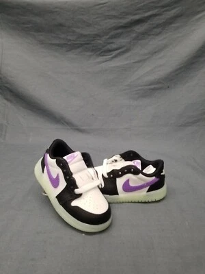 Tênis Nike Jordan 1 retrô baixo brilho no escuro infantil tamanho 9c branco NOVO NA CAIXA! - Imagem 1 de 4