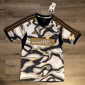 Camiseta de fútbol Adidas AeroReady Tiro Pride estampada por todas partes para hombre S pequeña nueva con etiquetas IW3955 - Imagen 1 de 12