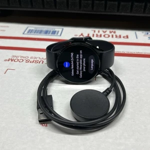 Montre connectée GPS Samsung Galaxy Watch 4 44 mm boîtier en aluminium noir SM-R870 - Photo 1 sur 7