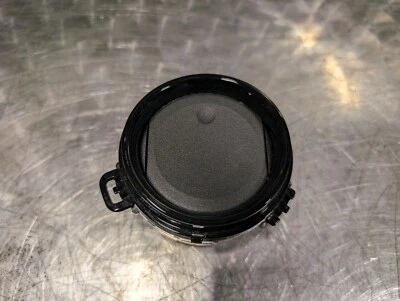 Toyota Yaris MK3 2017 OSF ventilación de aire lateral del conductor  Foto 1 de 4