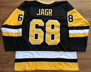 Jaromir Jagr Autographed Signed Penguins Pro Style Hockey Jersey Beckett COA - Foto 1 di 3