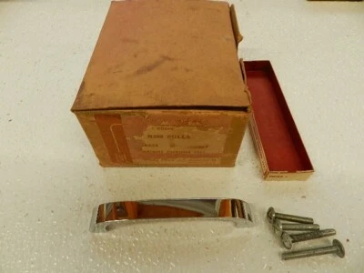 Лот из 11 винтажных новых из старых запасов National Lock R208 ЯРКИХ ХРОМИРОВАННЫХ ручек для выдвижных ящиков шкафов - Изображение 1 из 4