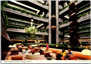 Vintage 1977 Hyatt Regency O'Hare Chicago Hotel Lobby Postkarte - Bild 1 von 2