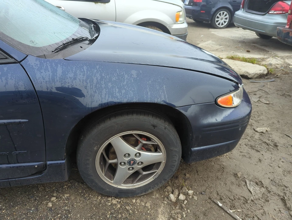 1997-2003 Pontiac Grand Prix para-lama de passageiros V471Z - Imagem 1 de 1