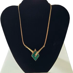 Rare Trifari A.Philippe Necklace Invisibly Set Emerald Green Rhinestones #164815 - Picture 1 of 16