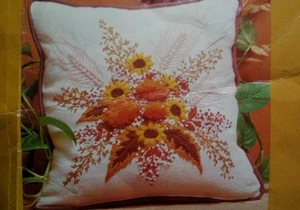 Creative Circle 0408 Shades of Autumn Kissen offene Verpackung Lili Robertson  - Bild 1 von 5