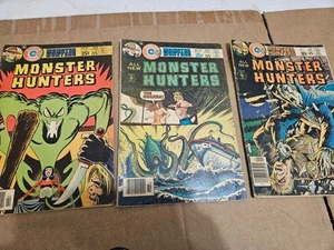 LOTE DE 3 CÓMICS MODERNOS DE Monster Hunters #7, #10, #18 Charlton - Imagen 1 de 8
