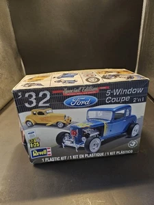 Kit modellino Revell '32 Ford Coupè 5 finestrini 1:25 #4228 aperto per scatola ricambi - Foto 1 di 7