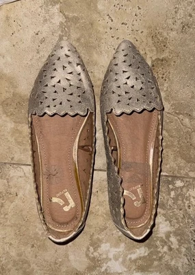 Report Women’s Wavy Cutout Flats Gold Pointed Toe Size 6 - Image 1 of 4