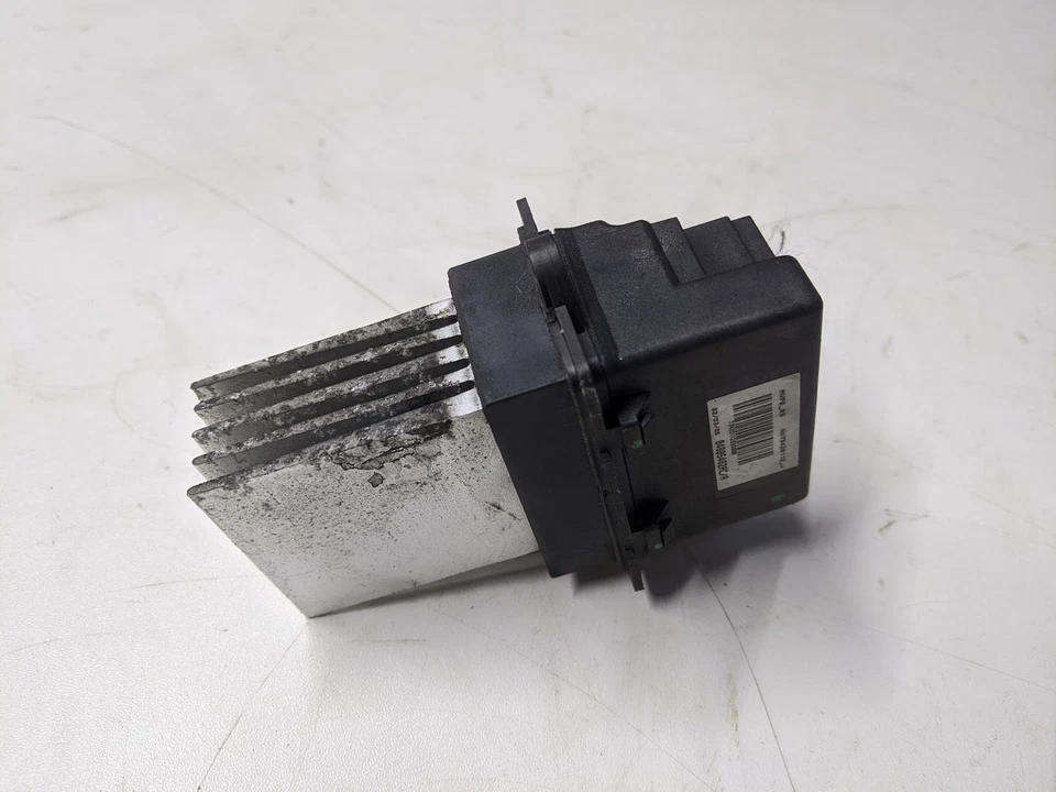 РЕЗИСТОР ДВИГАТЕЛЯ ВЕНТИЛЯТОРА НАГРЕВАТЕЛЯ JEEP GRAND CHEROKEE 2007 04885482AC - Изображение 1 из 2