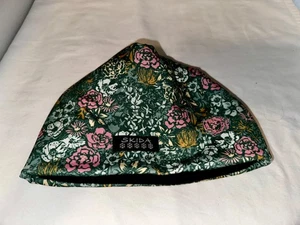 Skida Beanie Flower Pattern Hat Medium/Large EUC Fleece Lining - Picture 1 of 3