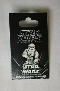 Star Wars Force for Change Stormtrooper Pin Neu Das Erwachen der Macht - Bild 1 von 3