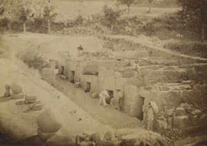 Italien. Orvieto. Nekropole des Tuf-Kruzifixes. Ausgrabungen 1874. Vittore Vezzosi. - Bild 1 von 3