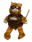 Peluche chat Build a Bear BAB Ginger 17 pouces lunettes de soleil bâton de pêche gilet camouflage en écu