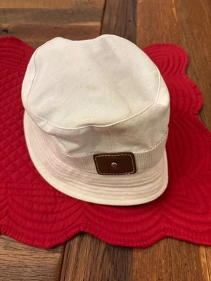 Sombrero cubo hueco Foto 1 de 4