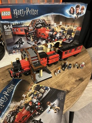 LEGO Harry Potter: Hogwarts Express (75955) - Image 1 of 4