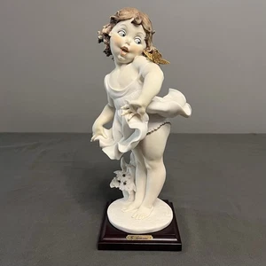 "Niña de porcelana Giuseppe Armani años 90 de colección con estatua de mariposa 5,5 x 5 x 11,5""" - Imagen 1 de 14