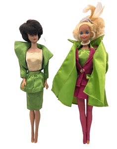 Vintage 1958 Barbie Puppe Bubble Cut mit grünem Theater Outfit Konvolut Lot 2 - Bild 1 von 11