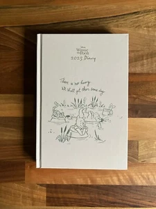 Disney Winnie The Pooh 2025 Diario A5 Rigido Nuovo Giorno Per Pagina - Foto 1 di 9