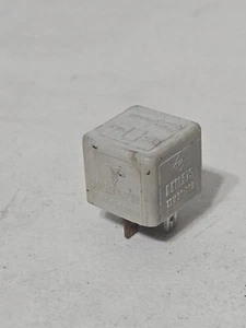 Porsche 924/944/968 Rear Wiper Relay  944 615 202 00     C#C17 - Foto 1 di 4