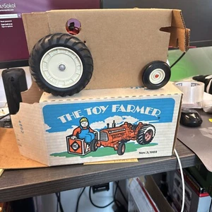 1/16 ALLIS-CHALMERS D-19 TOY FARMER EDITION NIB brand new, undisplayed - Picture 1 of 10