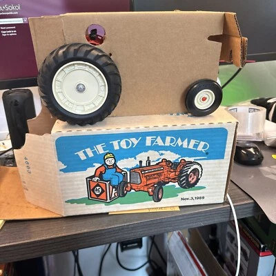 1/16 ALLIS-CHALMERS D-19 TOY FARMER EDITION NIB brand new, undisplayed - Image 1 of 4