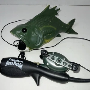 Radica Fish Or Man Bass Fishin’ 1998 Handheld Game Tested Works 🐟🐠 - Picture 1 of 9