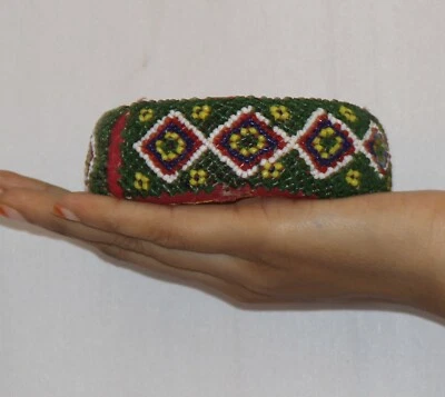 Antiguo soporte para maceta anillo redondo de tela original cuentas antiguas hechas a mano trabajo  Foto 1 de 4