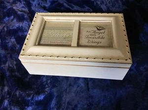 Bonita caja de baratijas musicales de madera con tapa de inserción de foto o arte - Imagen 1 de 3