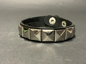 80s Punk Rock Cuff Studs Wristband Bracelet Black Leather Goth Grunge 1 row - Picture 1 of 7